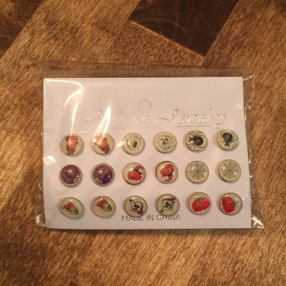**GIFTED!! Gift with Purchase! NEW Halloween Earrings 9 Sets - Picture 3 of 5